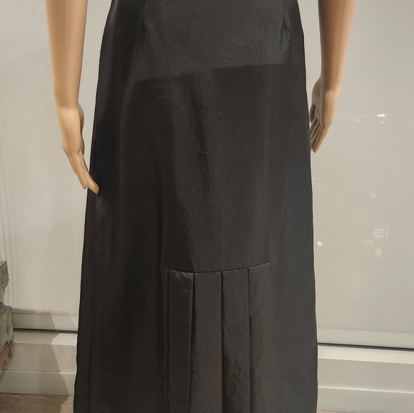 Prada skirt... color - black; sz - 6 - Picture 5 of 5